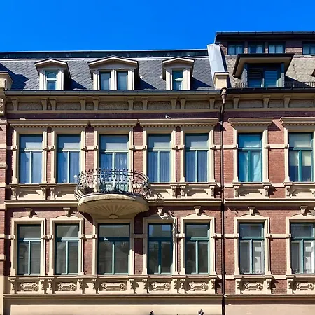 Makers And 01 Pauline 110qm Parkplatz 1-4 Personen *