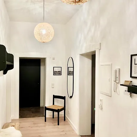 Makers And 01 Pauline 110qm Parkplatz 1-4 Personen *