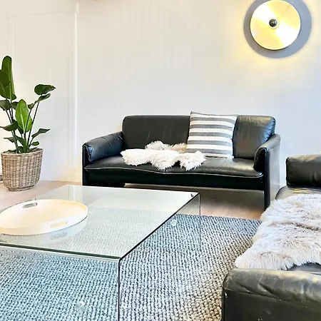Makers And 01 Pauline 110qm Parkplatz 1-4 Personen Apartment Detmold