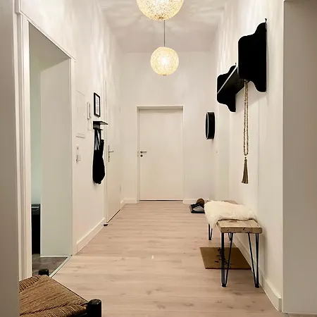 Apartment Makers And 01 Pauline 110qm Parkplatz 1-4 Personen