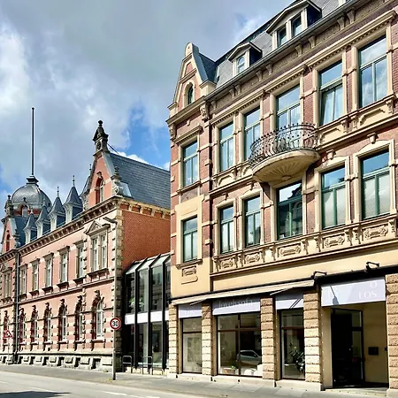 Makers And 01 Pauline 110qm Parkplatz 1-4 Personen Appartement