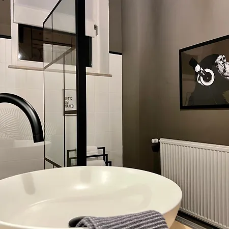 Appartement Makers And 01 Pauline 110qm Parkplatz 1-4 Personen